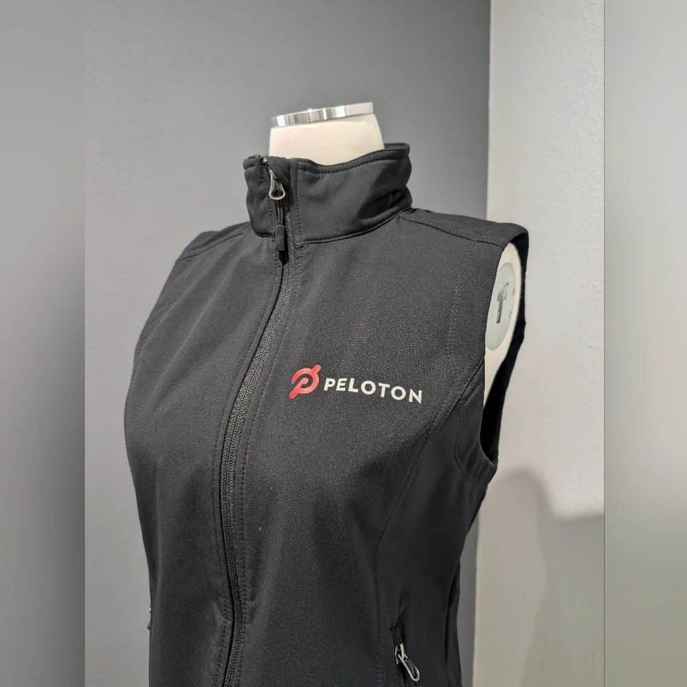 Peloton x Port Authority Black Softshell Vest - Ladies Medium - Full Zip - Picture 3 of 10